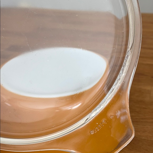 Pyrex butterfly gold casserole dish - Picture 10 of 11